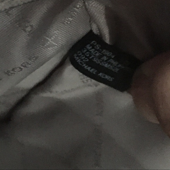 Last one✨Michael Kors MD studded Selma Satchel - Picture 8 of 8